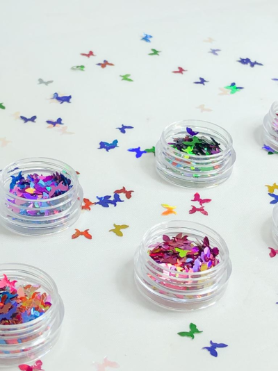 Kit com 12 Potinhos de Borboletas – Decoração para Unhas, Slime e Artesanato